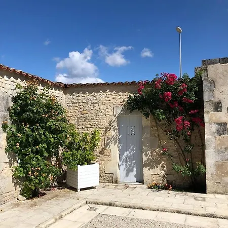 Maison De Charme La Rochelle Ile De Re Casa de Férias *